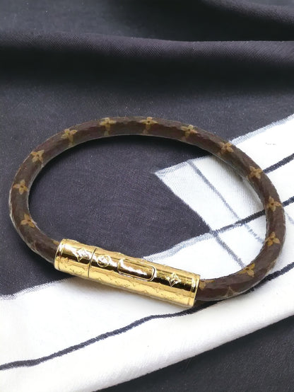 Louis Vuitton LV Accessories Monogram Bracelet Confidential M Size Brown M6334E