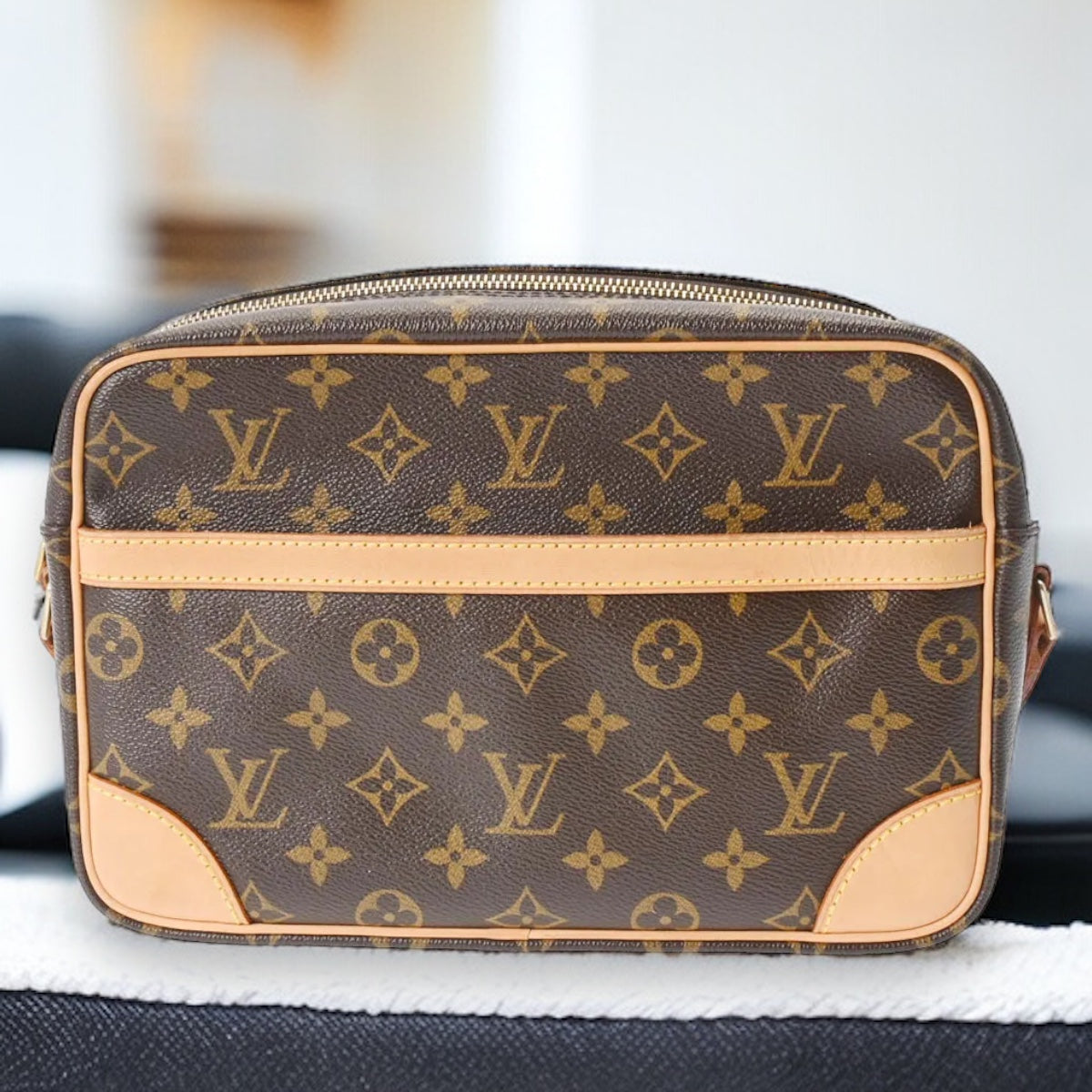 Louis Vuitton Monogram LV Trocadero 30 Shoulder Bag Crossbody M51272 Monogram Brown Unisex Bag [Used]