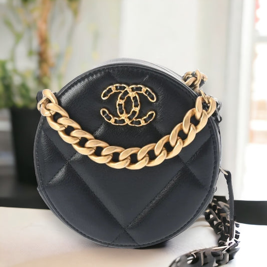 Chanel Matelasse CC 19 Round Shoulder Bag Crossbody AP0945 Lambskin Black Gold Hardware [Used]