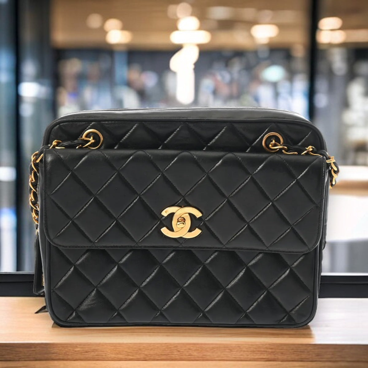 Chanel Matelasse CC Vintage Chain Shoulder Bag Quilted Lambskin Leather Black [Used]