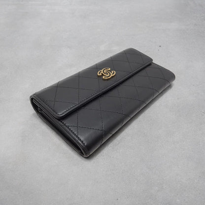 Chanel Matelasse CC Bifold Long Wallet Lambskin Leather Black Gold Hardware [Used]