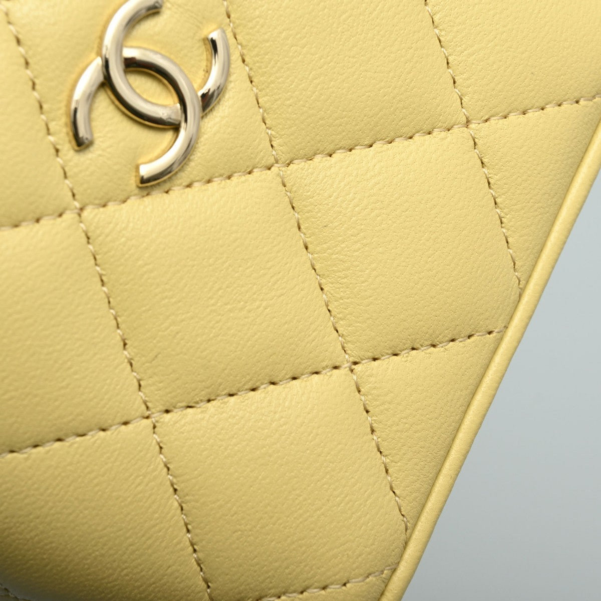 Chanel Quilted CC Small Vanity Case Chain Shoulder Bag Croosbody AP2198 Lambskin Leather Yellow [Almost New]