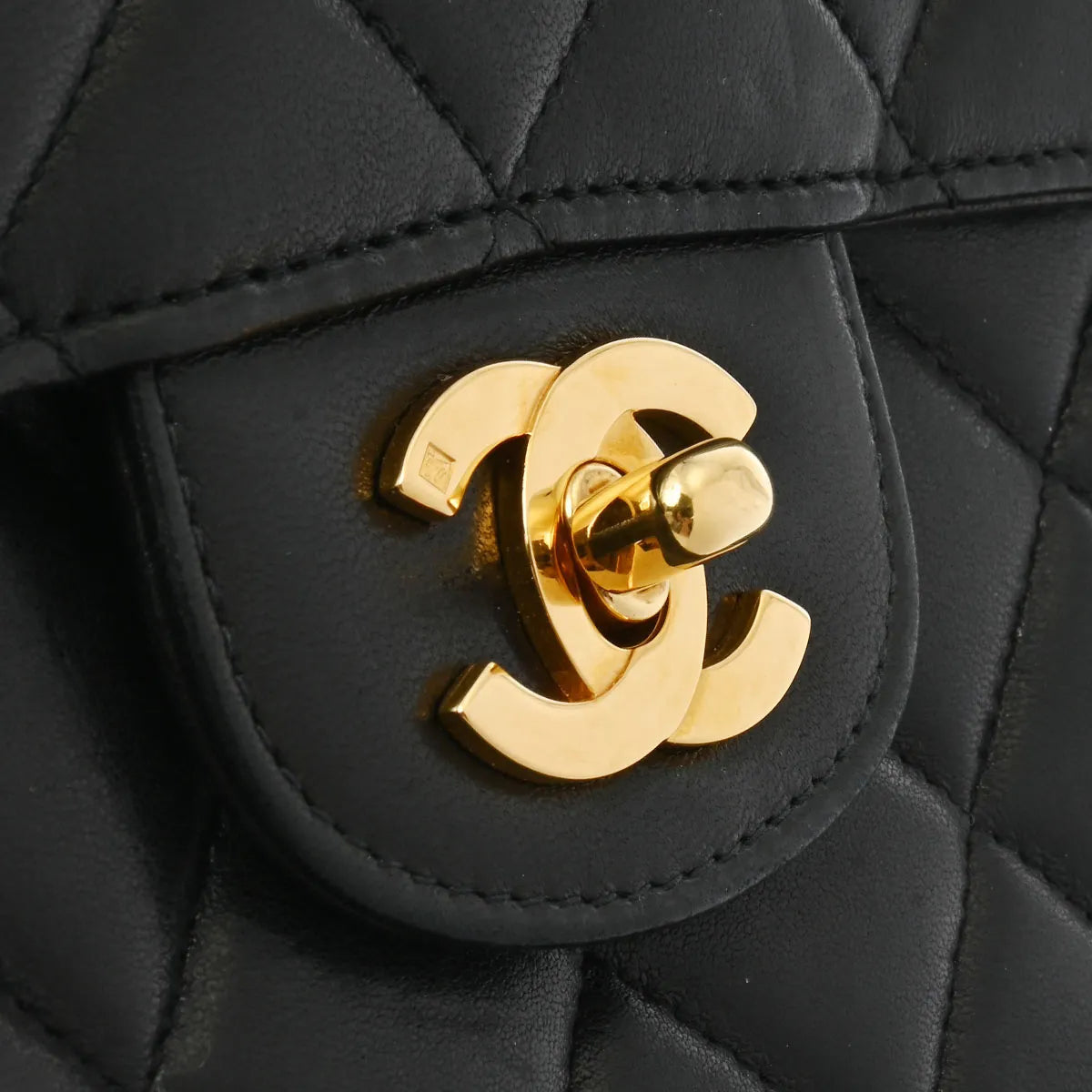 Chanel Quilted CC Classic Flap Medium 25cm Chain Shoulder Bag Vintage Lambskin Black [Used]